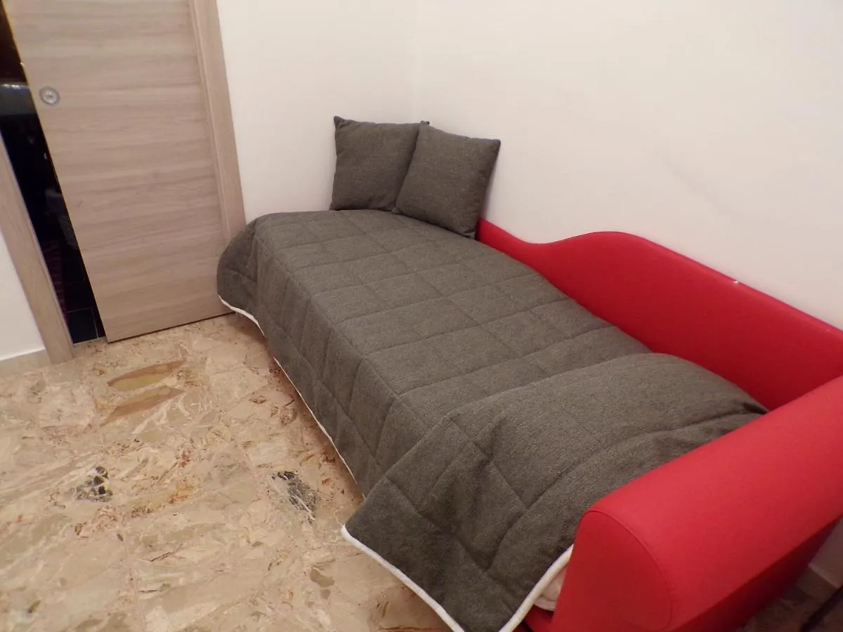 Nuova Aurora Rent Rooms ロッカルメーラ イタリア
