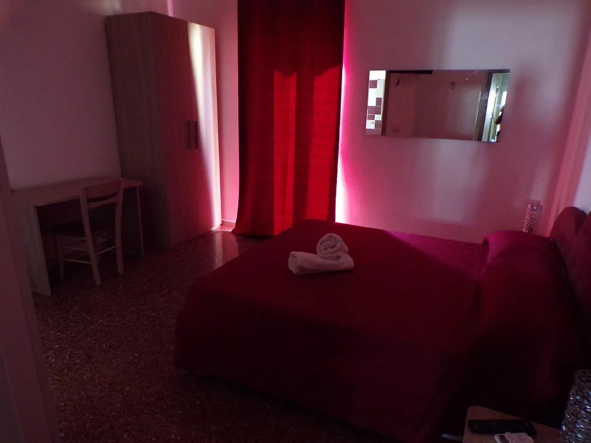 Nuova Aurora Rent Rooms Roccalumera 0*,  Italia