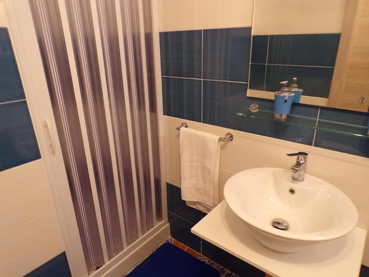Nuova Aurora Rent Rooms Roccalumera 0*,  Italia