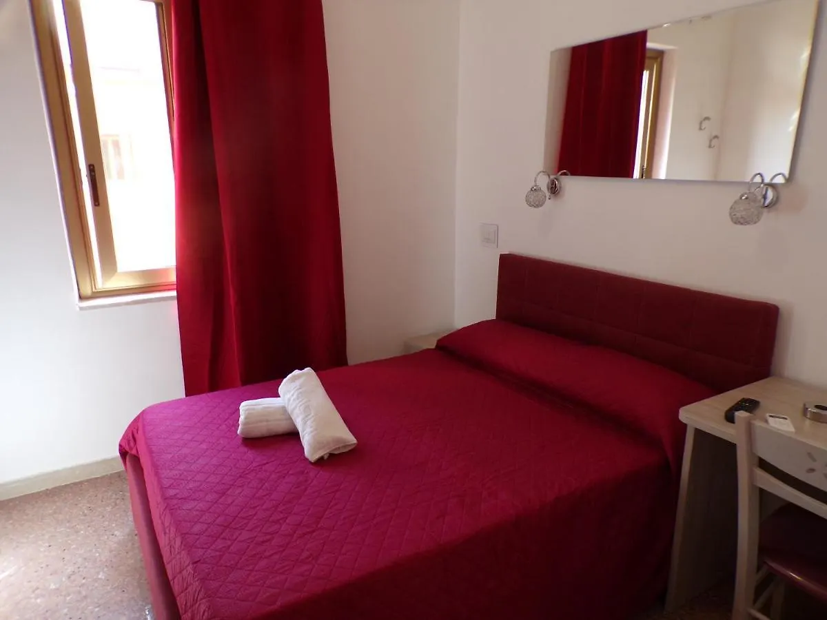 Nuova Aurora Rent Rooms Roccalumera Pensión