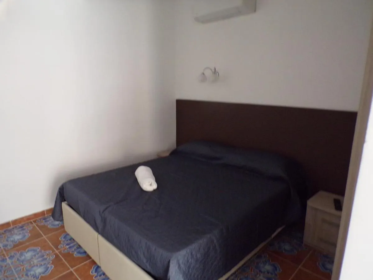 Pensión Nuova Aurora Rent Rooms Roccalumera