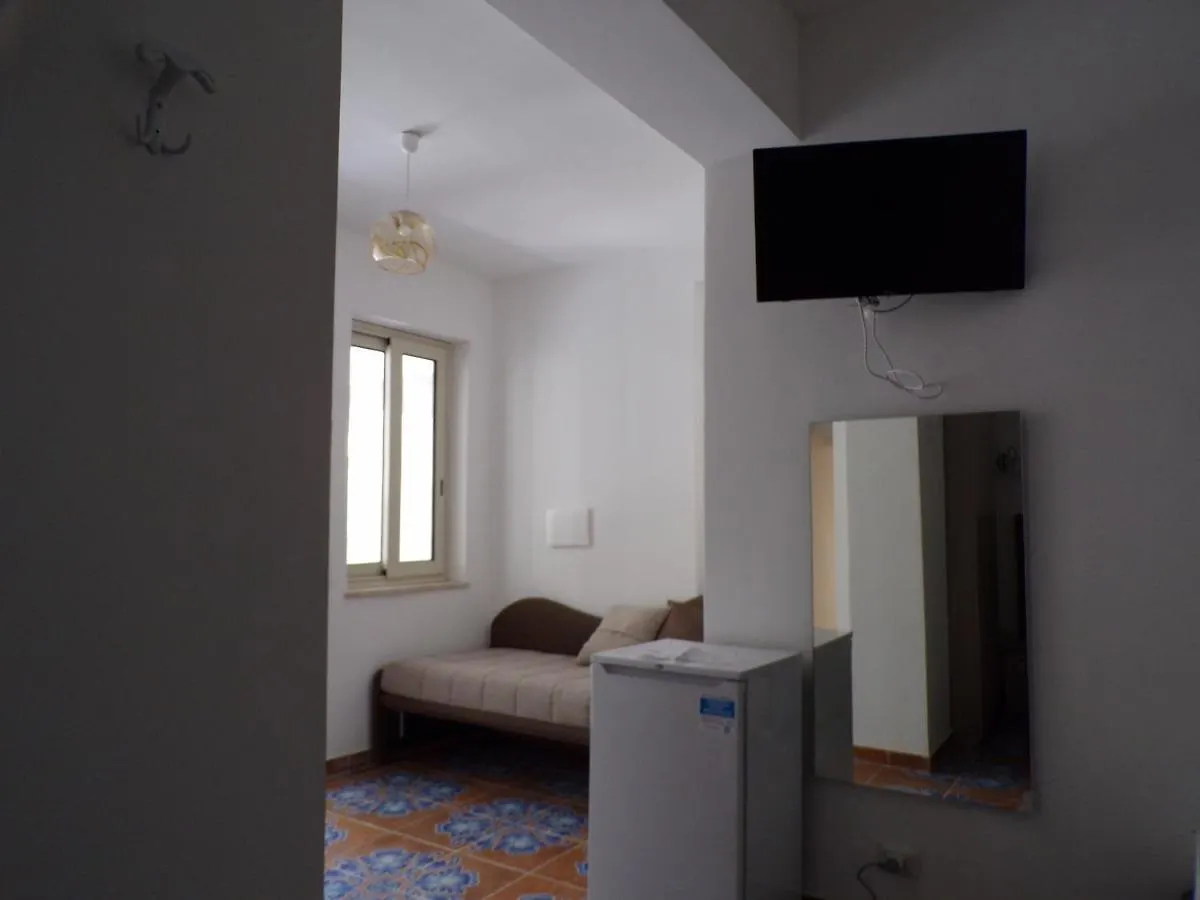 Nuova Aurora Rent Rooms Roccalumera Pensión