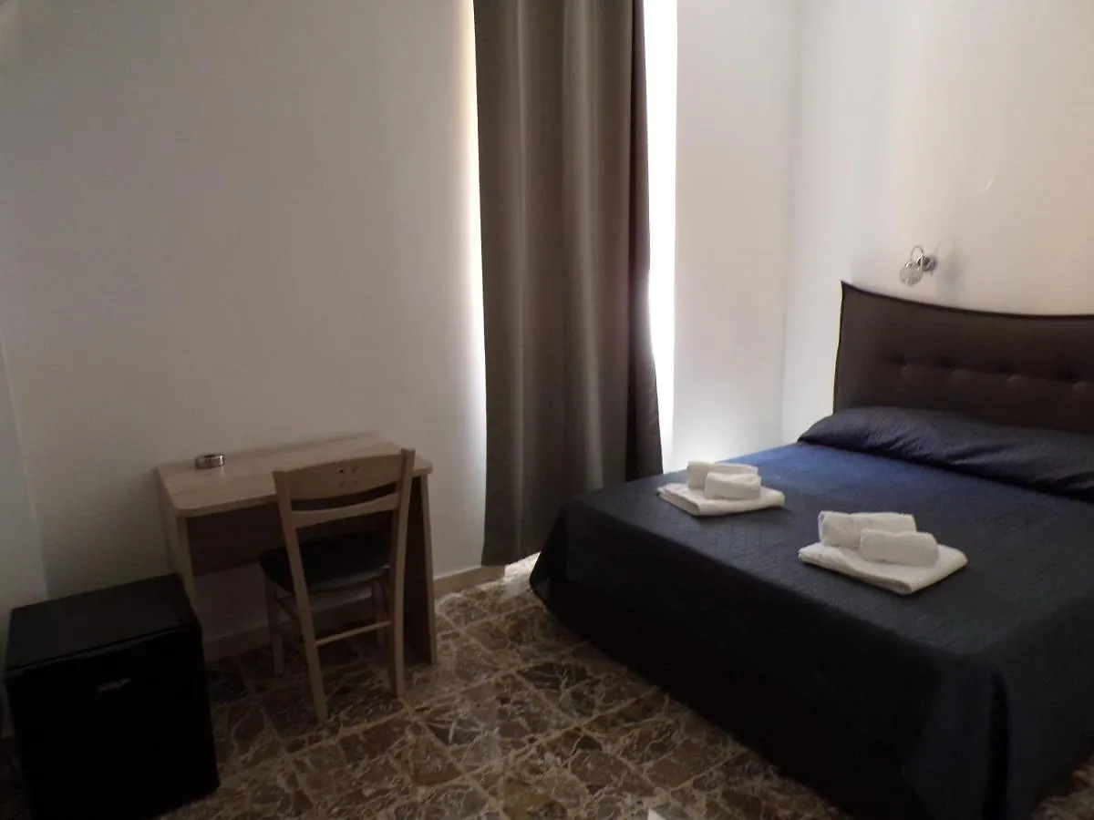 Pensión Nuova Aurora Rent Rooms Roccalumera