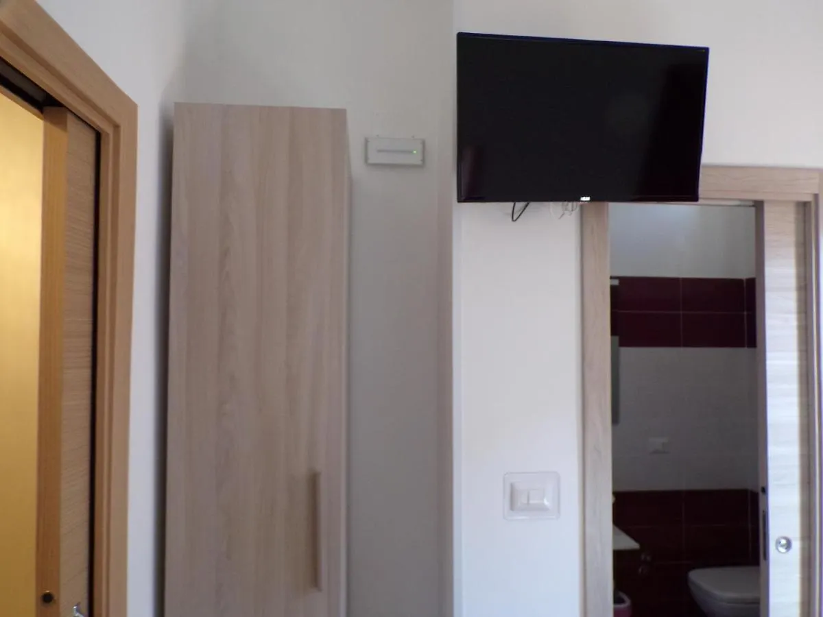 Pensión Nuova Aurora Rent Rooms Roccalumera