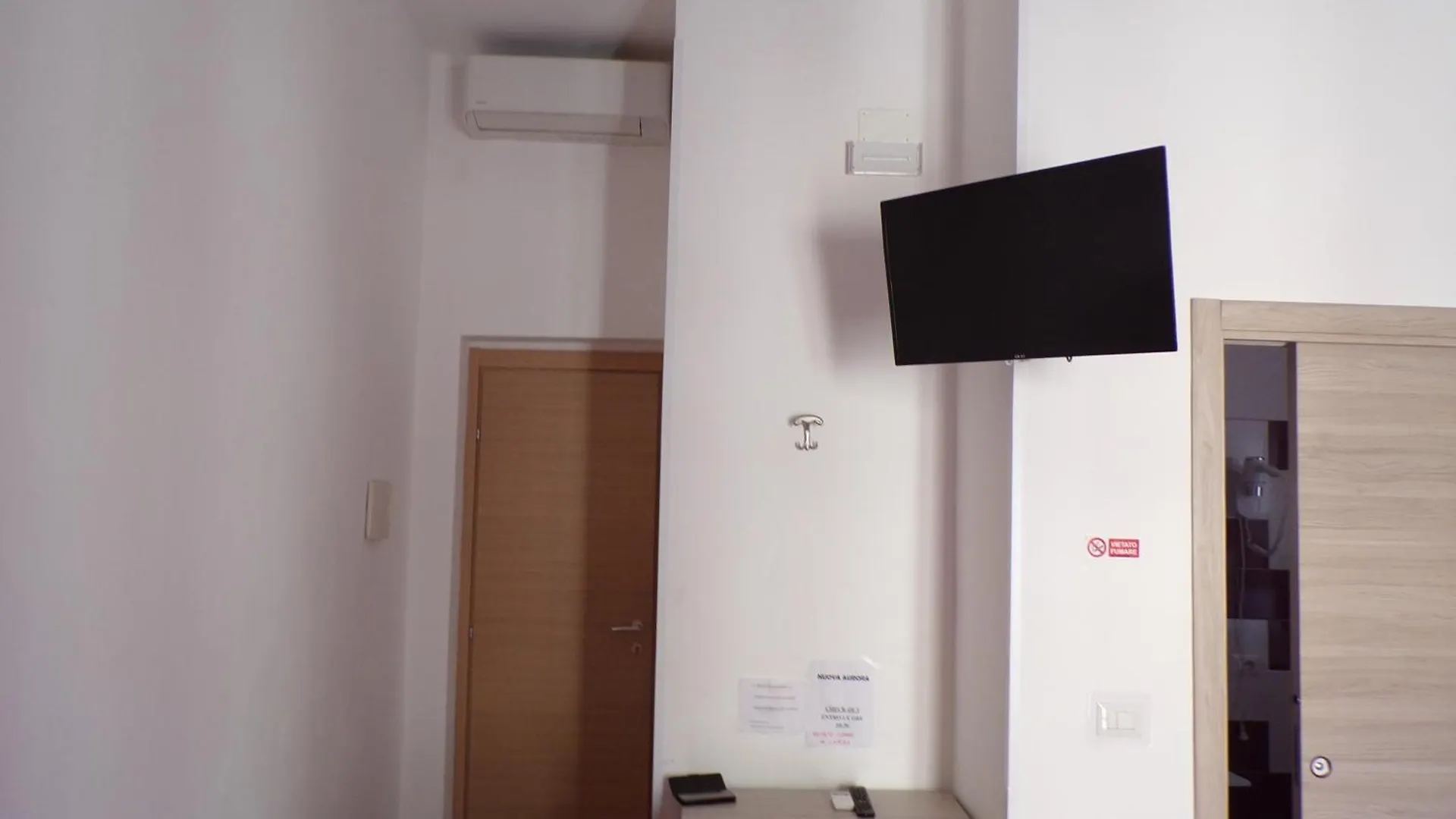 Nuova Aurora Rent Rooms Roccalumera Italy