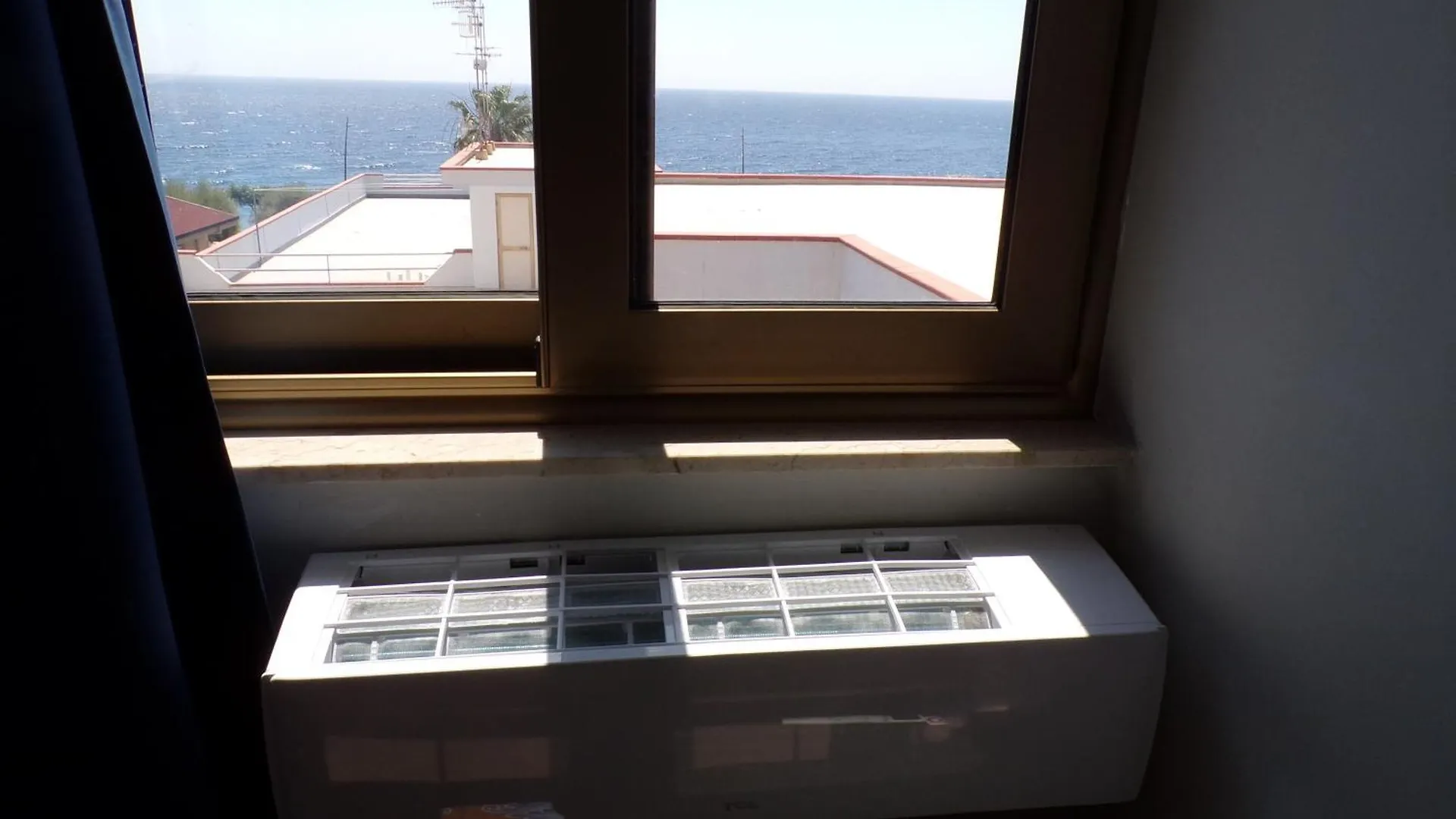 Nuova Aurora Rent Rooms Roccalumera Italy
