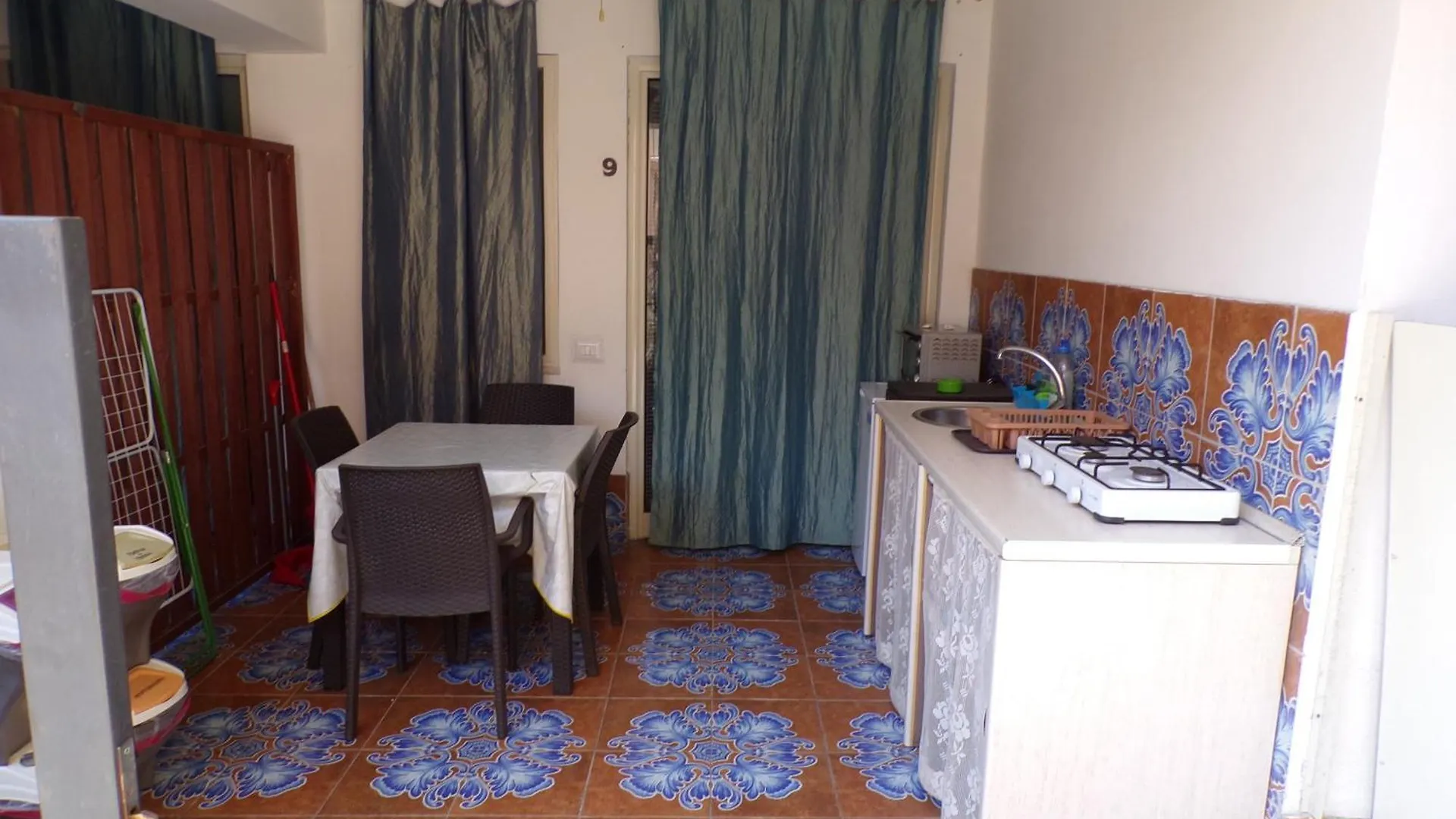 Nuova Aurora Rent Rooms Roccalumera Guest house