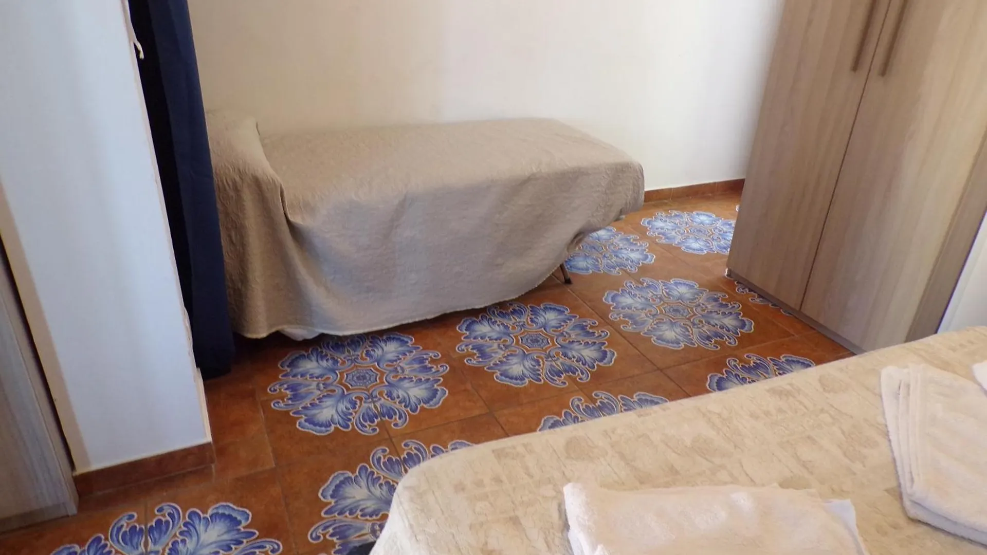 Nuova Aurora Rent Rooms Roccalumera 0*,